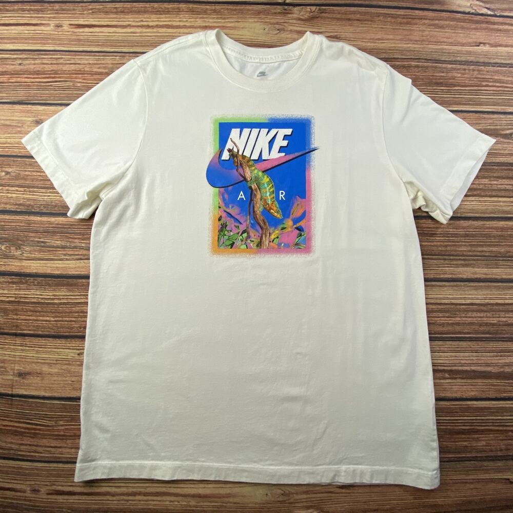 The Nike Air Tee Colorful Chameleon Lizard Graphic White Short Sleeve Size XL